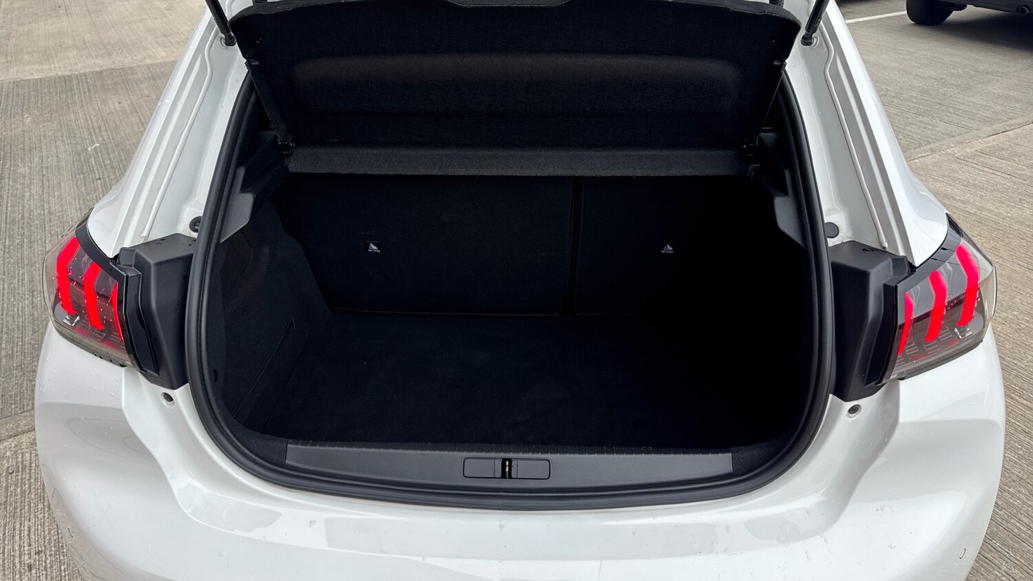 Used Peugeot 208 2021 for sale - 76659880: Photo 20