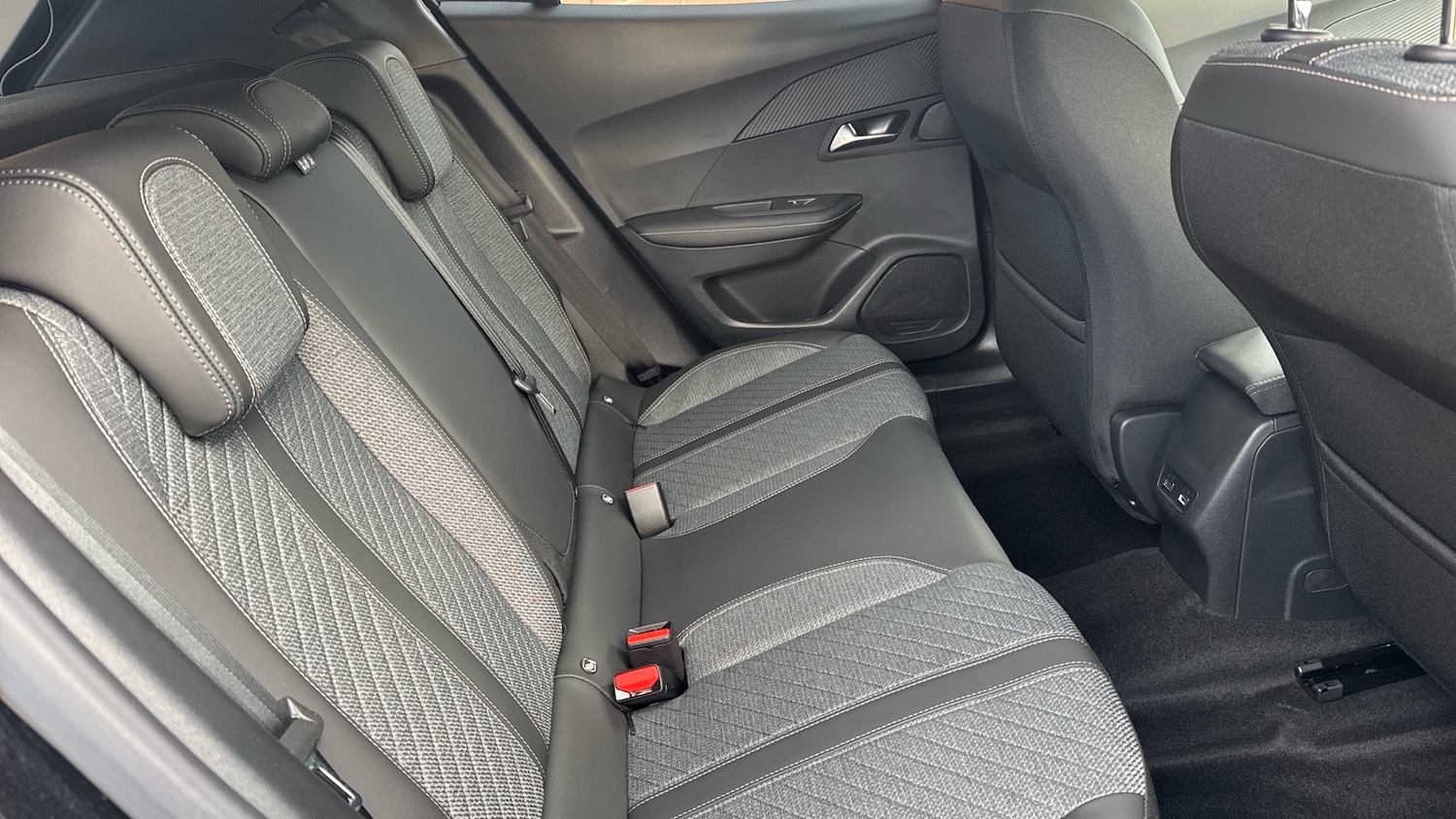 Used Peugeot 2008 2024 for sale - 76803249: Photo 33