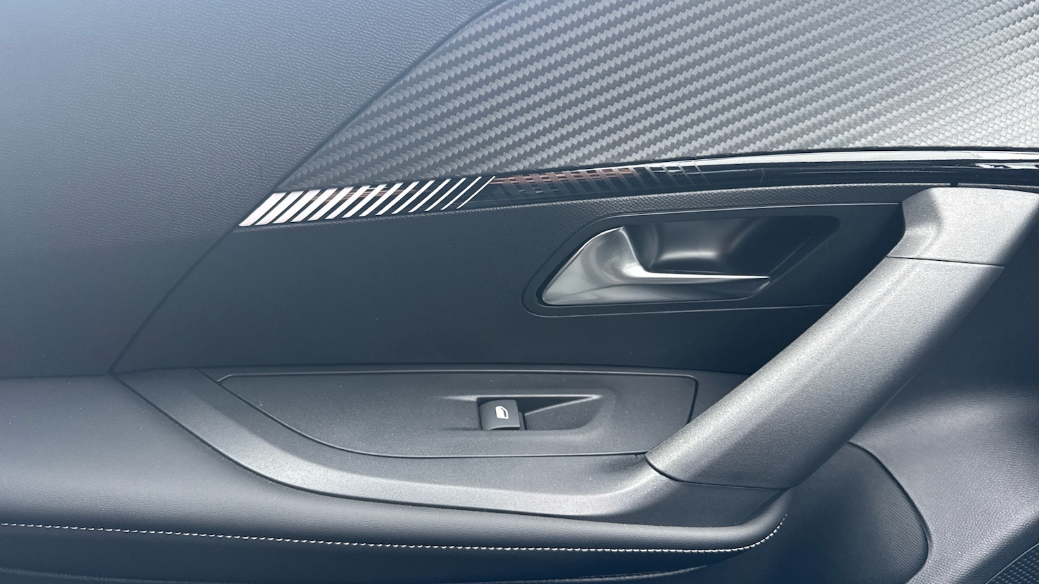 Used Peugeot 2008 2024 for sale - 76803249: Photo 41