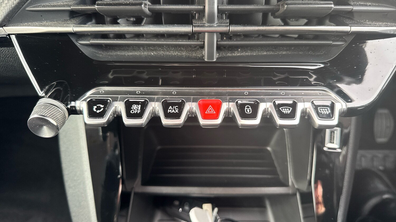 Used Peugeot 208 2023 for sale - 77075221: Photo 18