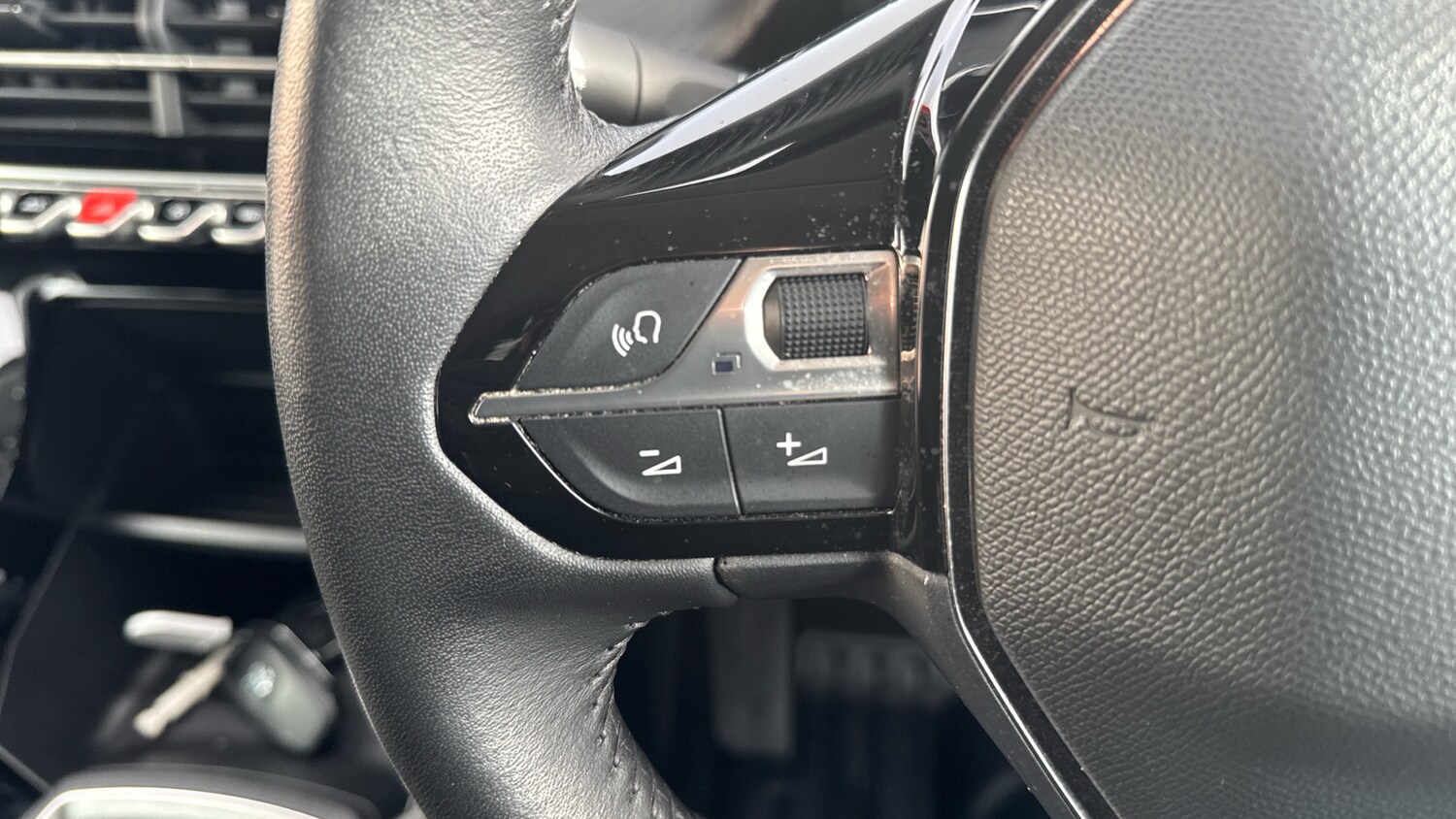 Used Peugeot 208 2023 for sale - 77075221: Photo 23