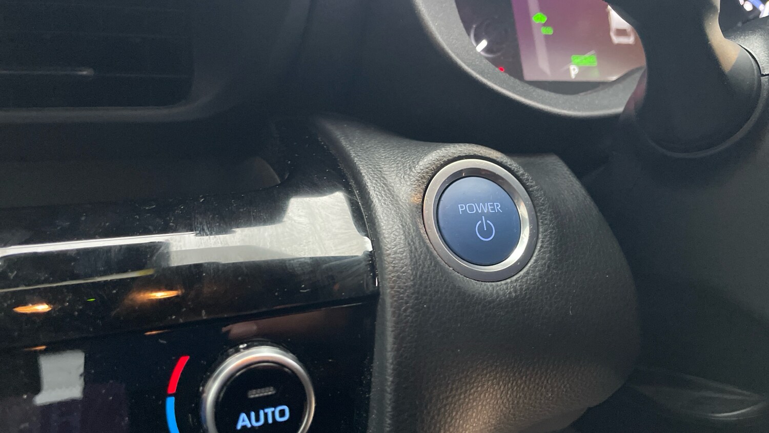 Used Toyota Yaris Cross 2022 for sale - 75733159: Photo 40