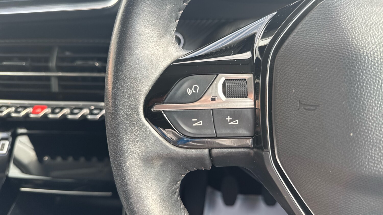 Used Peugeot 2008 2021 for sale - 76099783: Photo 23