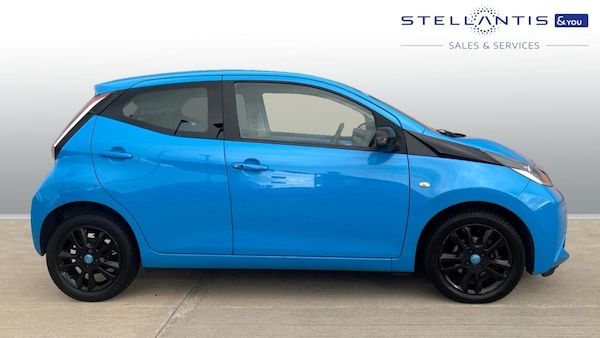 Used Toyota AYGO 2016 for sale - 76175968: Photo 2