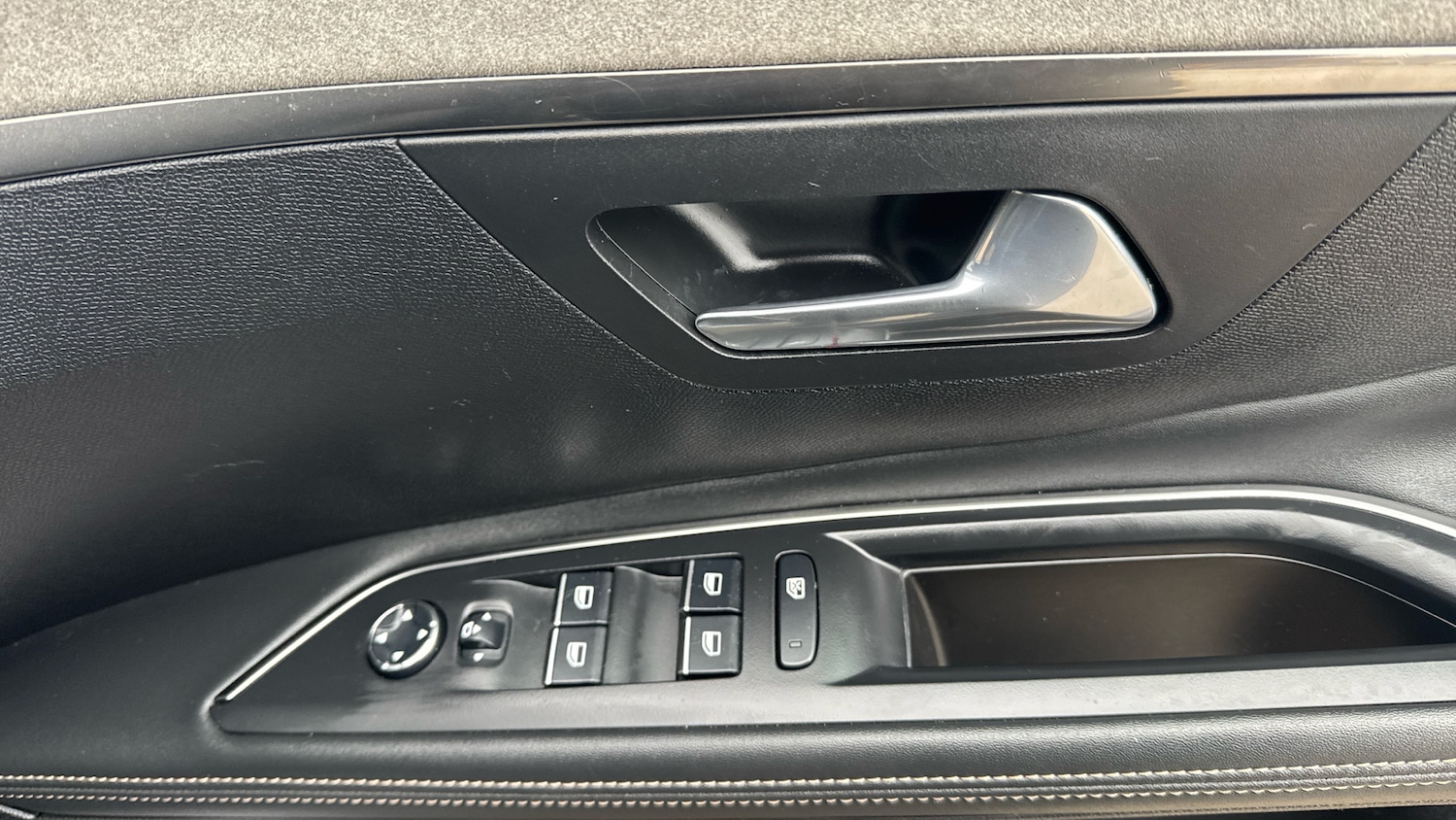 Used Peugeot 5008 2022 for sale - 77332398: Photo 22