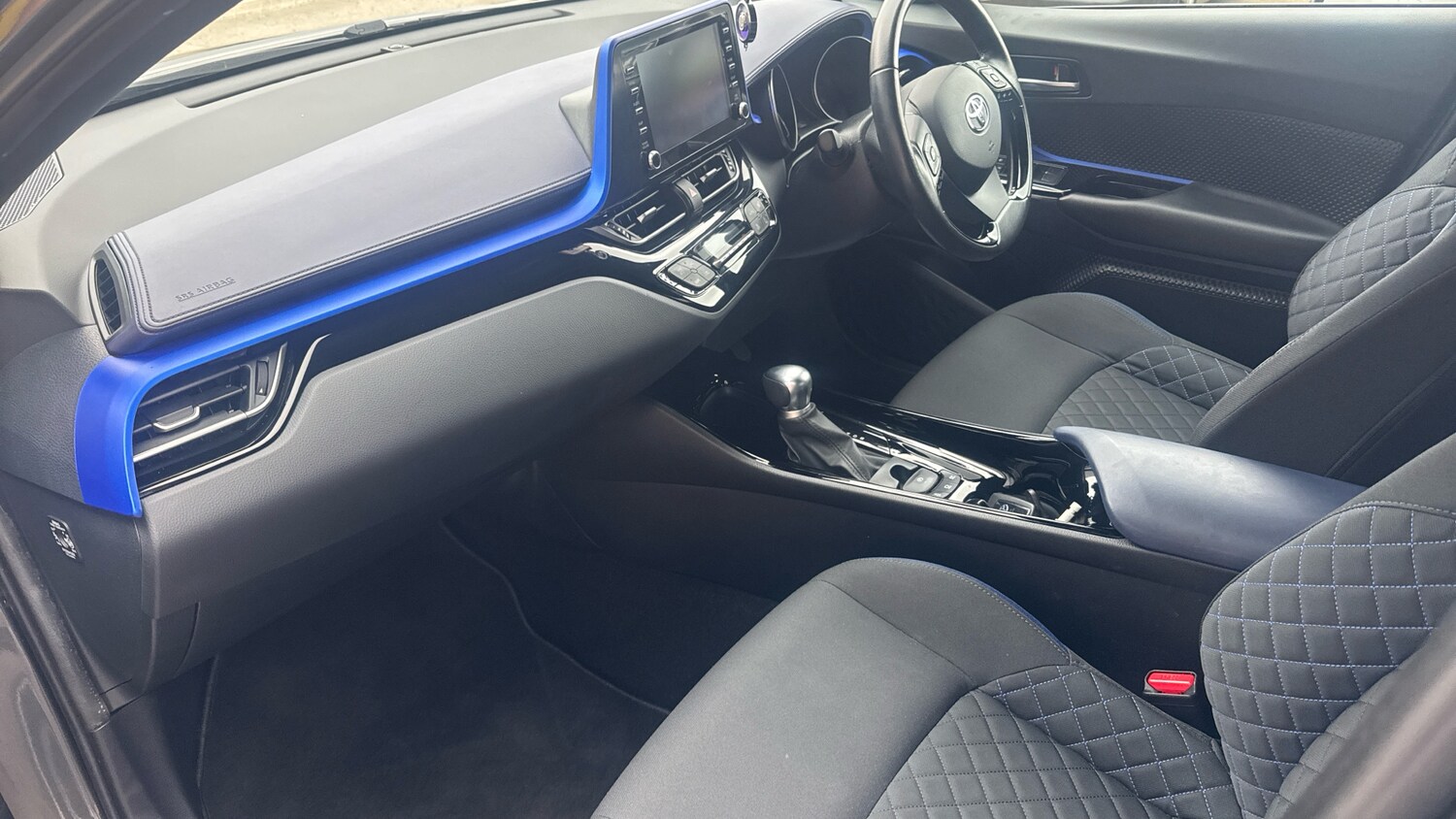 Used Toyota C-HR 2020 for sale - 77292673: Photo 12