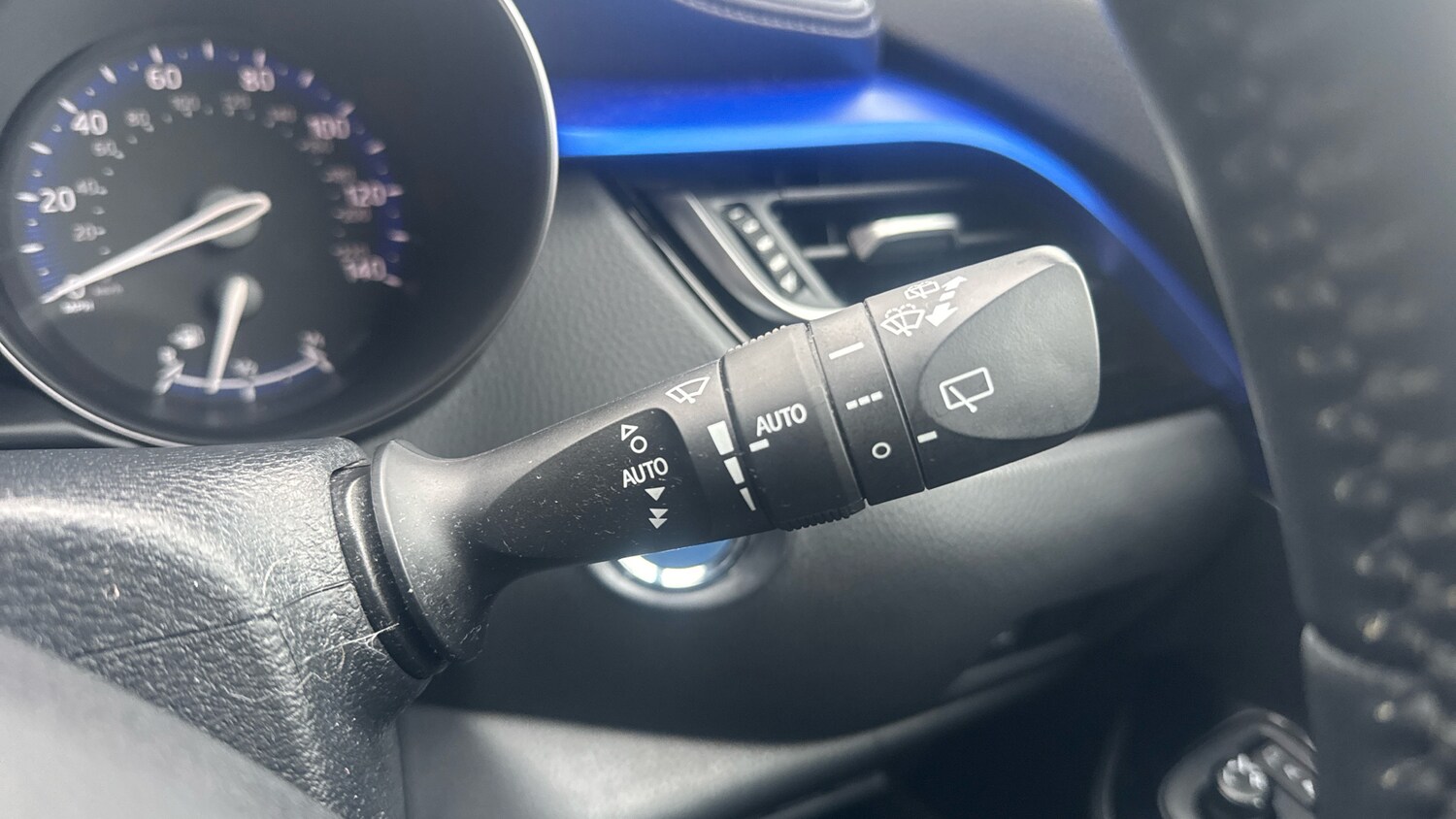 Used Toyota C-HR 2020 for sale - 77292673: Photo 28