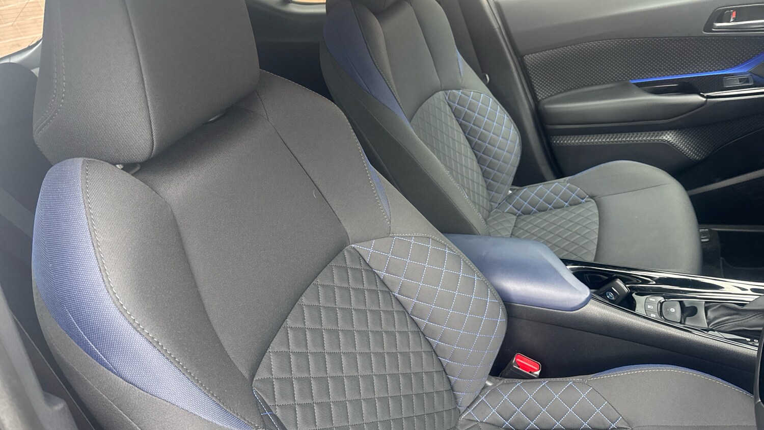 Used Toyota C-HR 2020 for sale - 77292673: Photo 42