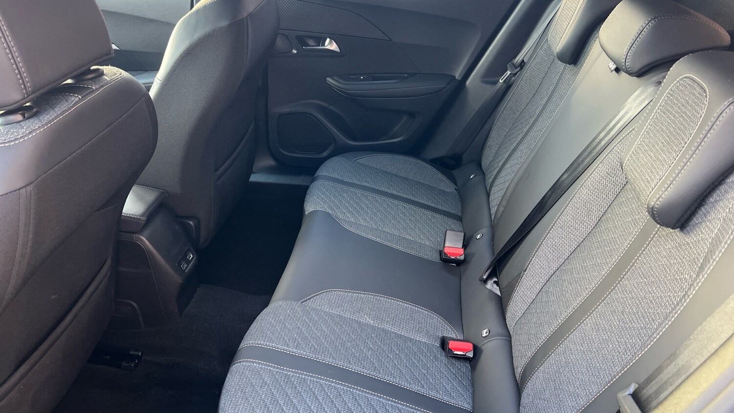 Used Peugeot 2008 2025 for sale - 76667817: Photo 34