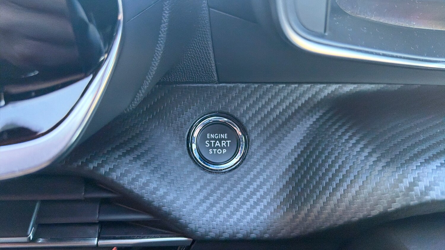 Used Peugeot 2008 2023 for sale - 77840617: Photo 40