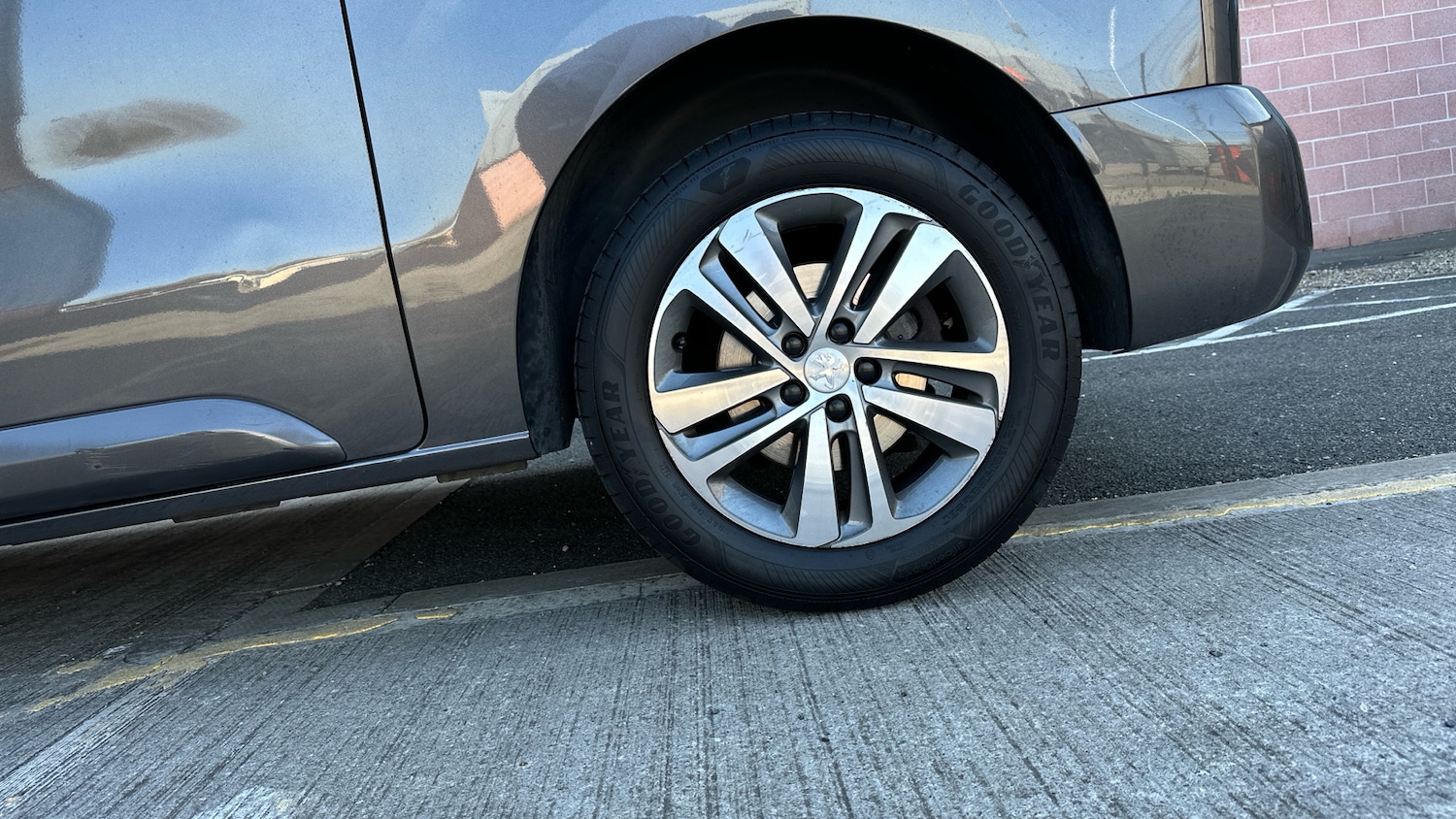 Used Peugeot Traveller 2023 for sale - 78158153: Photo 15