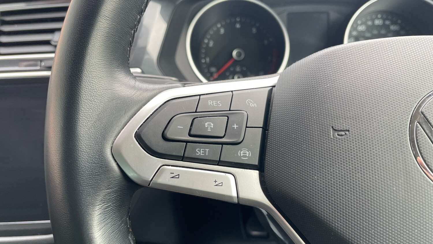 Used Volkswagen Tiguan 2022 for sale - 76154036: Photo 23