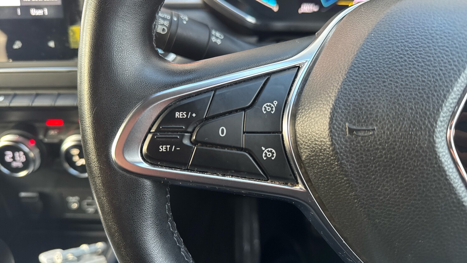 Used Renault Captur 2022 for sale - 76772561: Photo 24