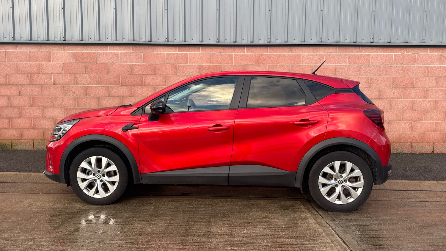 Used Renault Captur 2022 for sale - 76772561: Photo 7