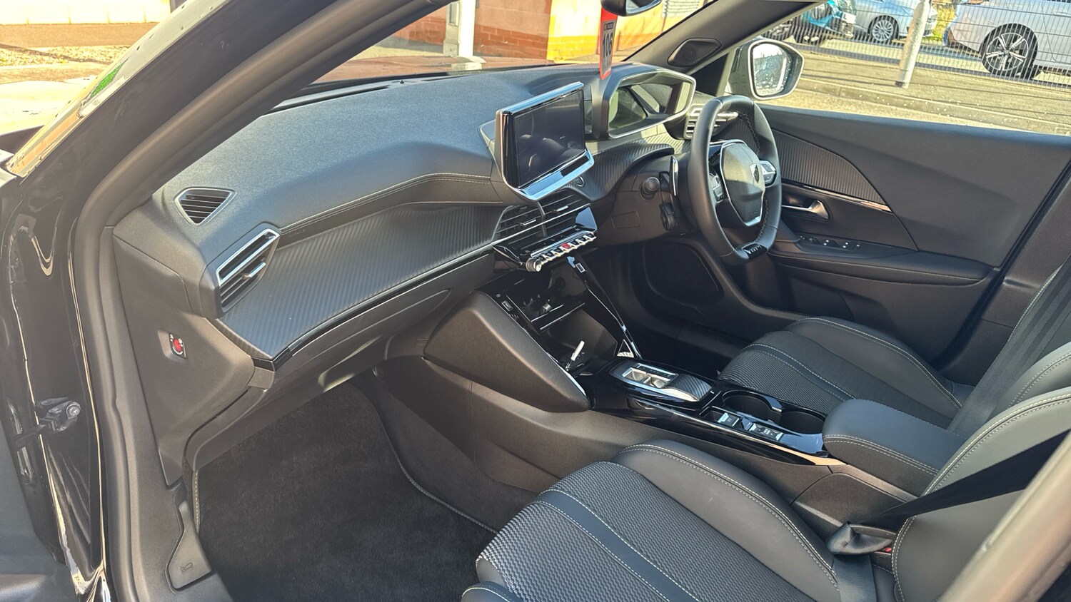 Used Peugeot 2008 2024 for sale - 76216469: Photo 12