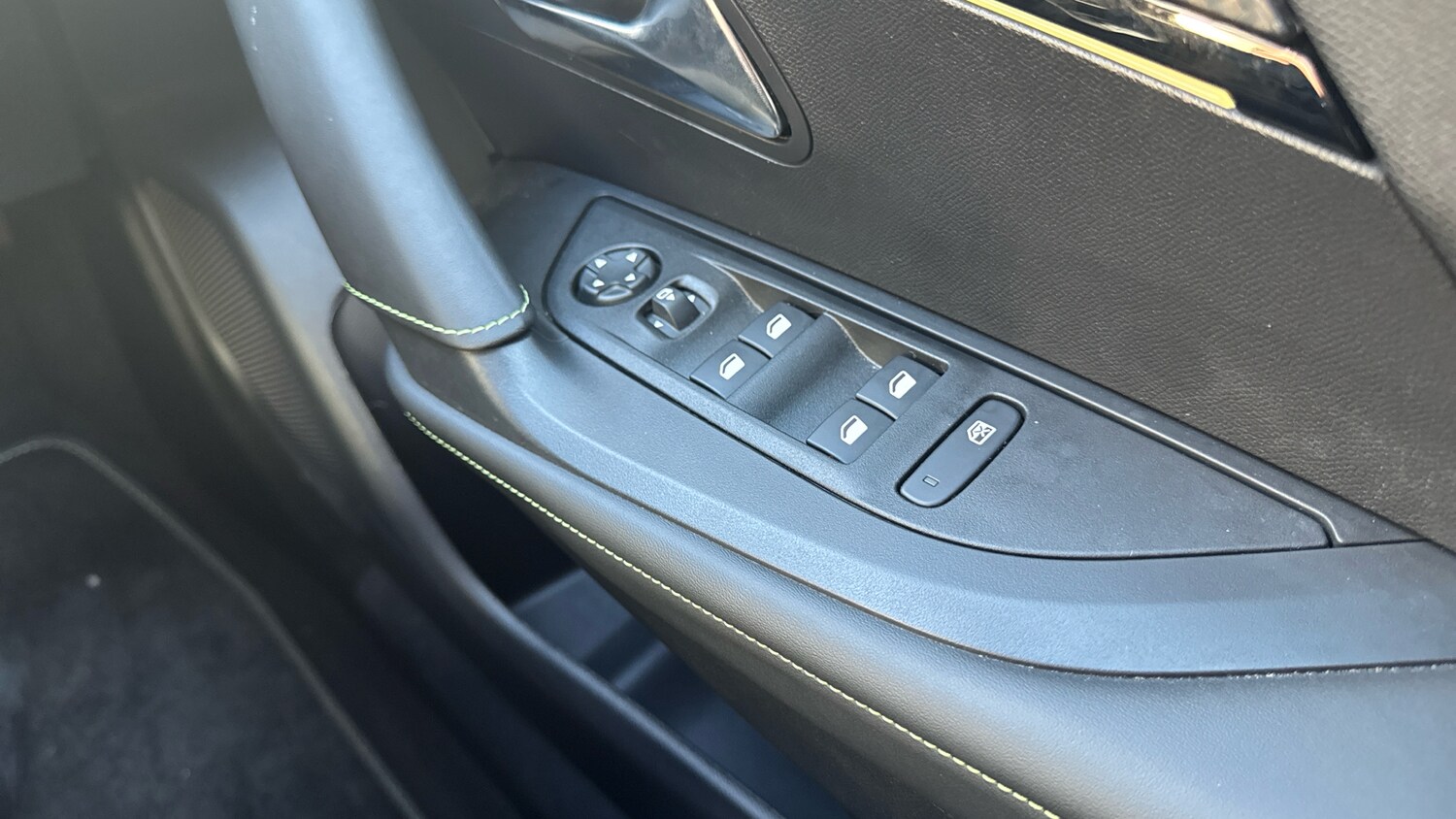 Used Peugeot 2008 2024 for sale - 76216469: Photo 22