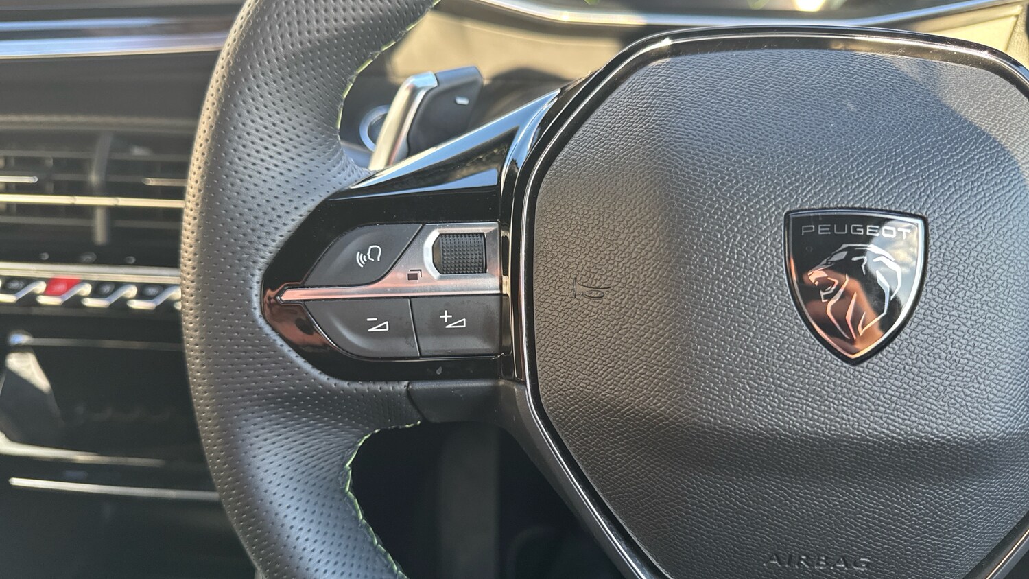 Used Peugeot 2008 2024 for sale - 76216469: Photo 23