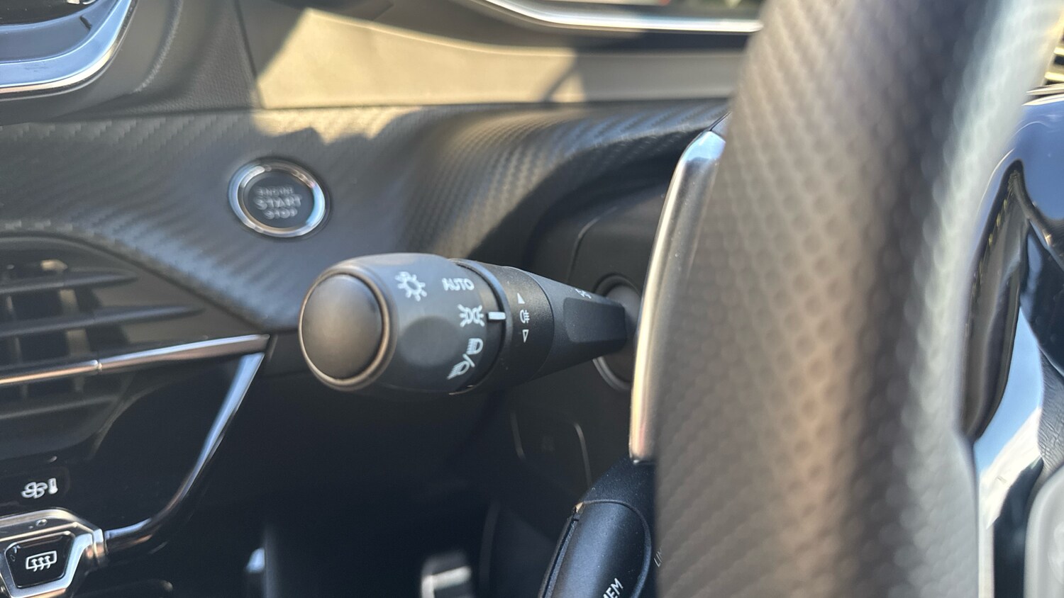 Used Peugeot 2008 2024 for sale - 76216469: Photo 27