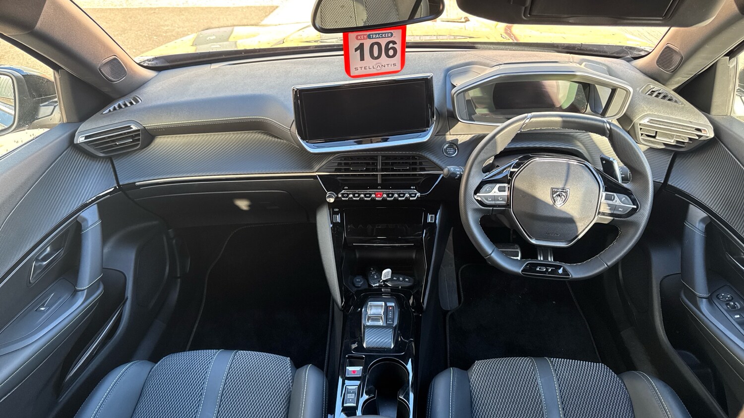 Used Peugeot 2008 2024 for sale - 76216469: Photo 4