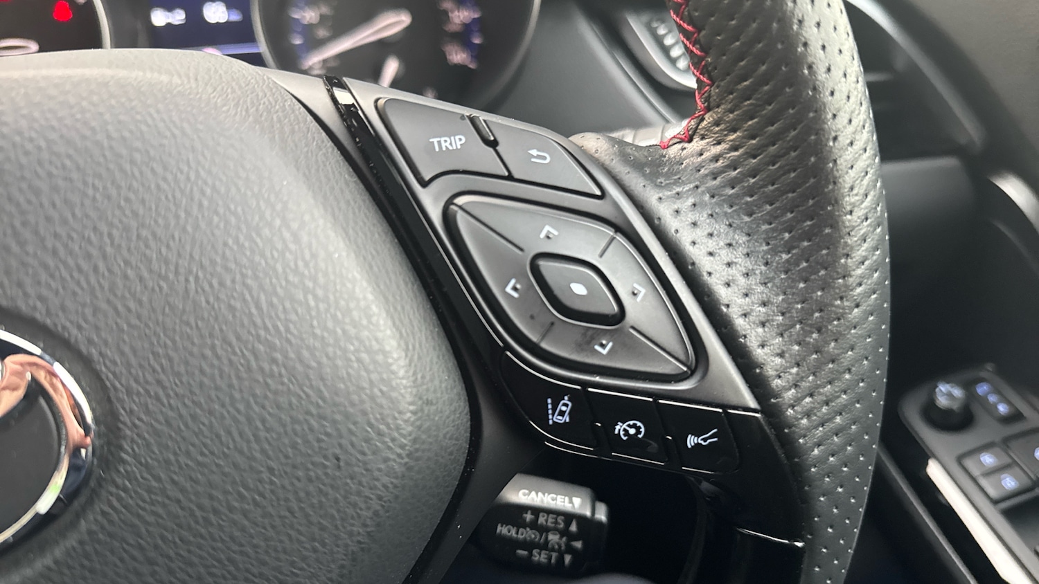 Used Toyota C-HR 2023 for sale - 77157227: Photo 24