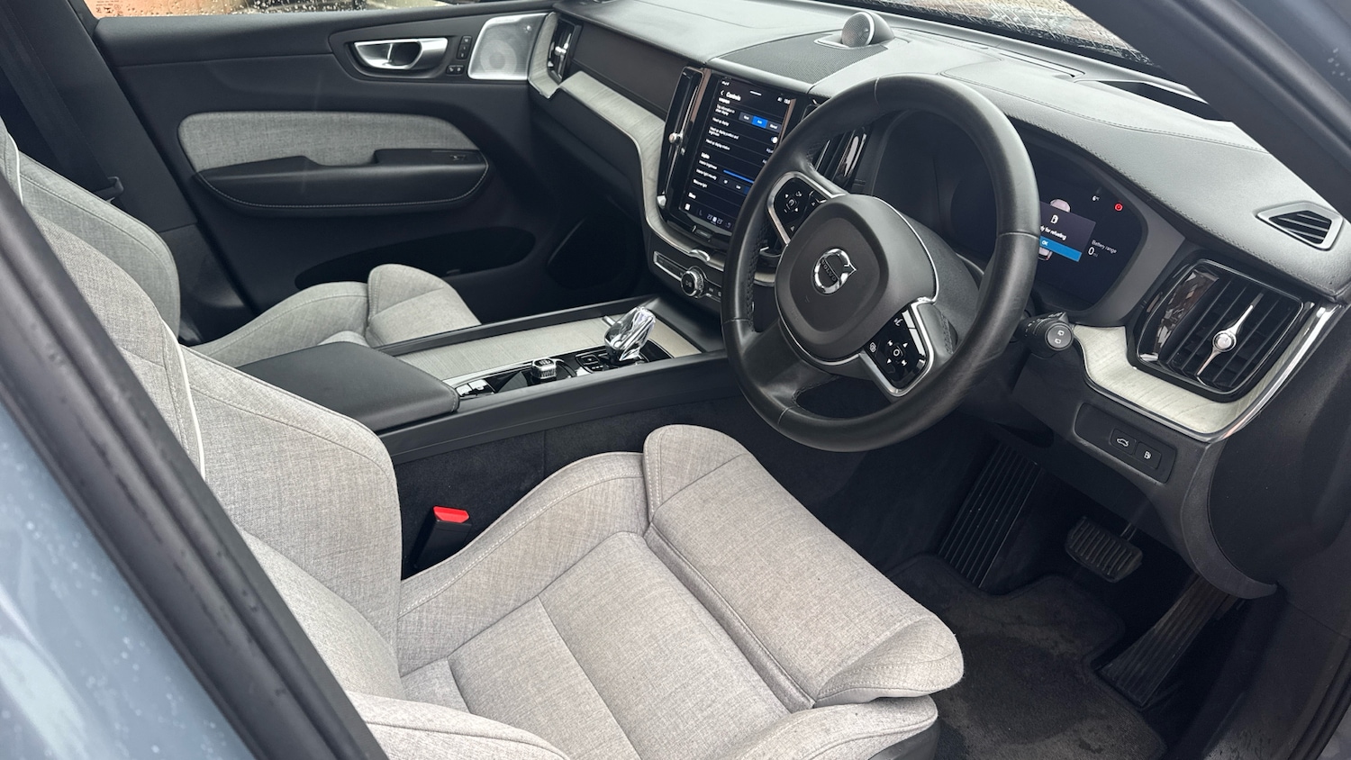 Used Volvo XC60 2023 for sale - 76803236: Photo 11