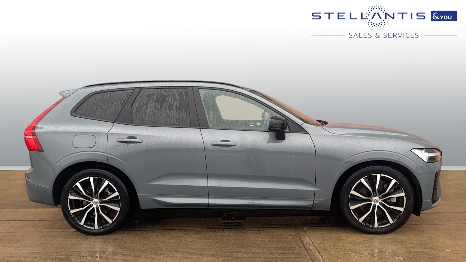 Used Volvo XC60 2023 for sale - 76803236: Photo 2