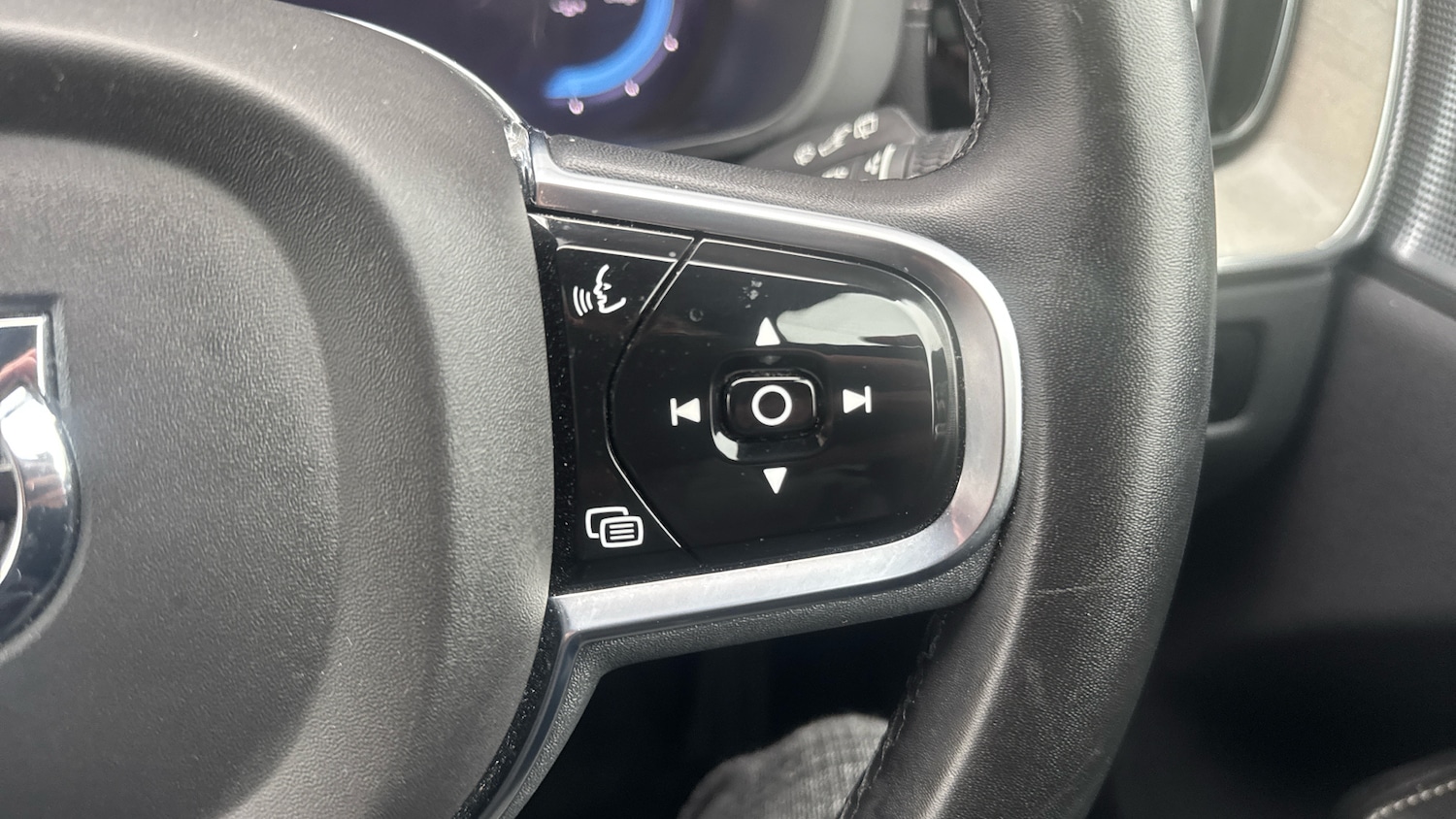 Used Volvo XC60 2023 for sale - 76803236: Photo 24