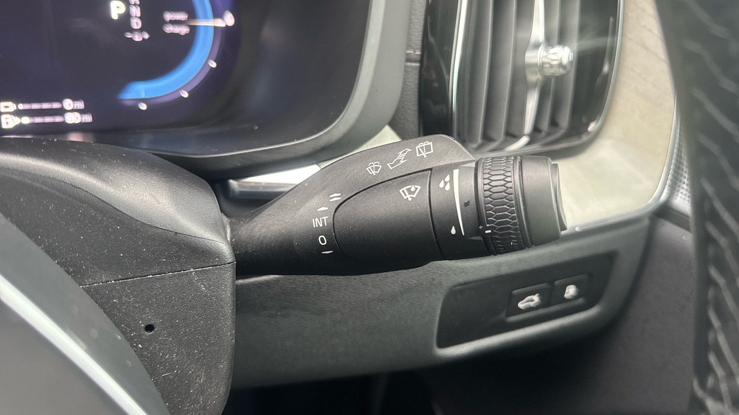 Used Volvo XC60 2023 for sale - 76803236: Photo 28