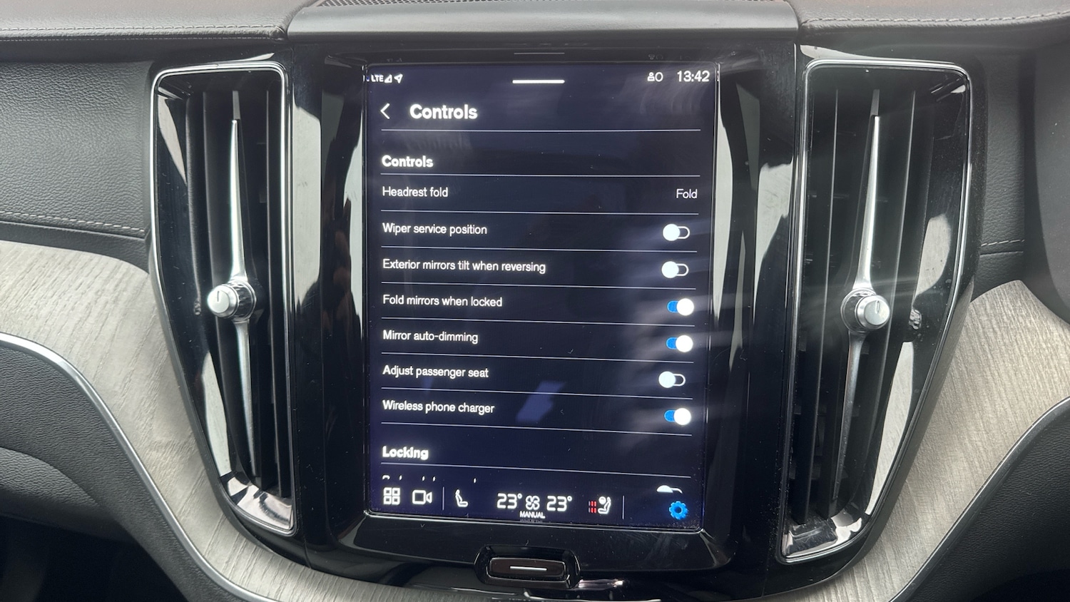 Used Volvo XC60 2023 for sale - 76803236: Photo 30