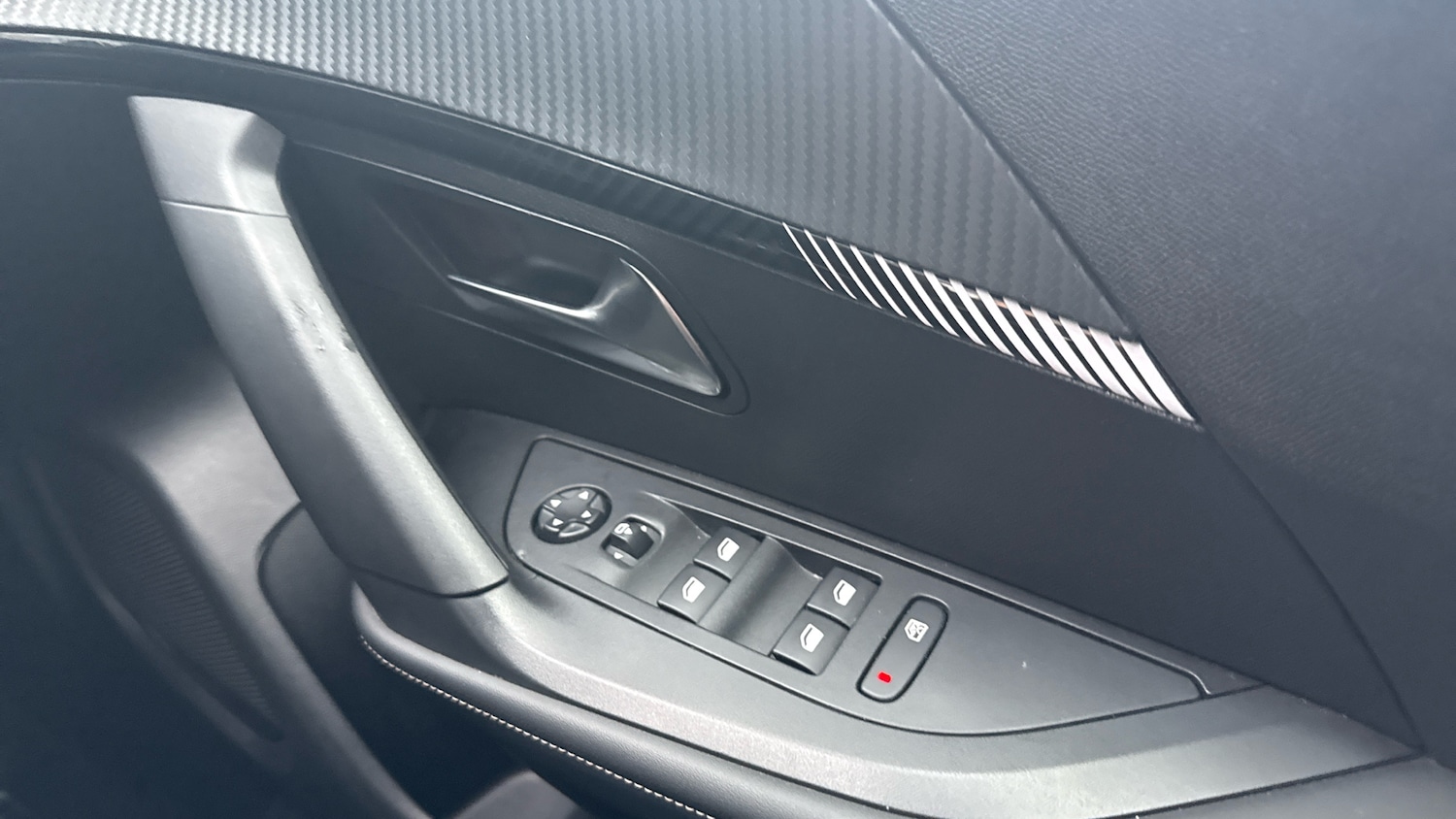 Used Peugeot 2008 2024 for sale - 77092090: Photo 23