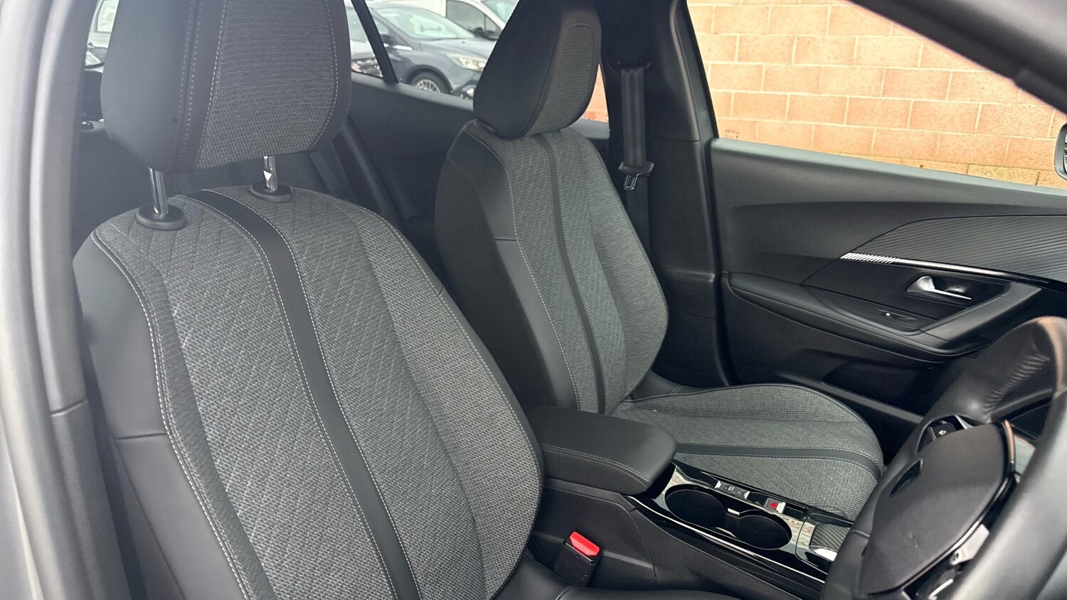 Used Peugeot 2008 2024 for sale - 77092090: Photo 36