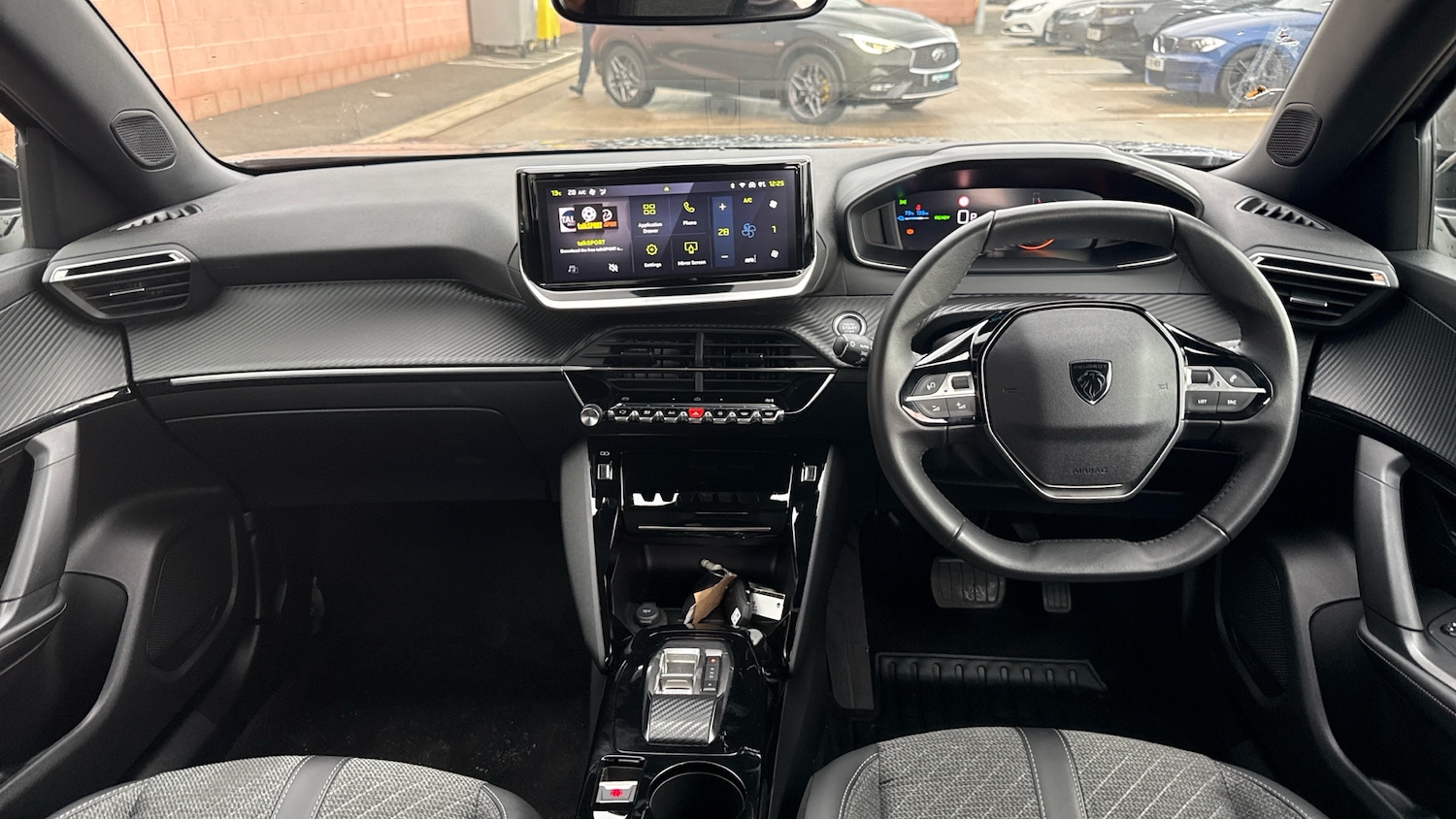 Used Peugeot 2008 2024 for sale - 77092090: Photo 5