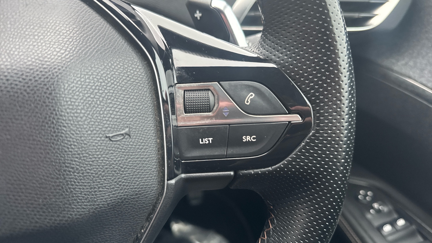 Used Peugeot 5008 2020 for sale - 77092089: Photo 25