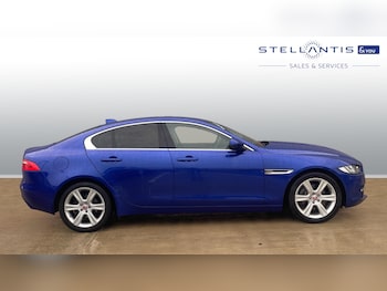 Used Jaguar XE 2017 for sale - 76154003: Photo 2