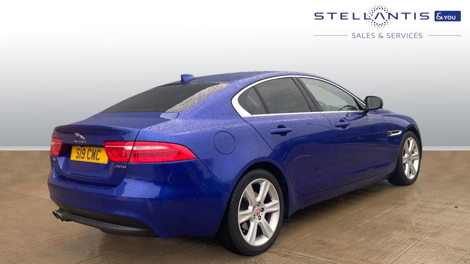 Used Jaguar XE 2017 for sale - 76154003: Photo 3
