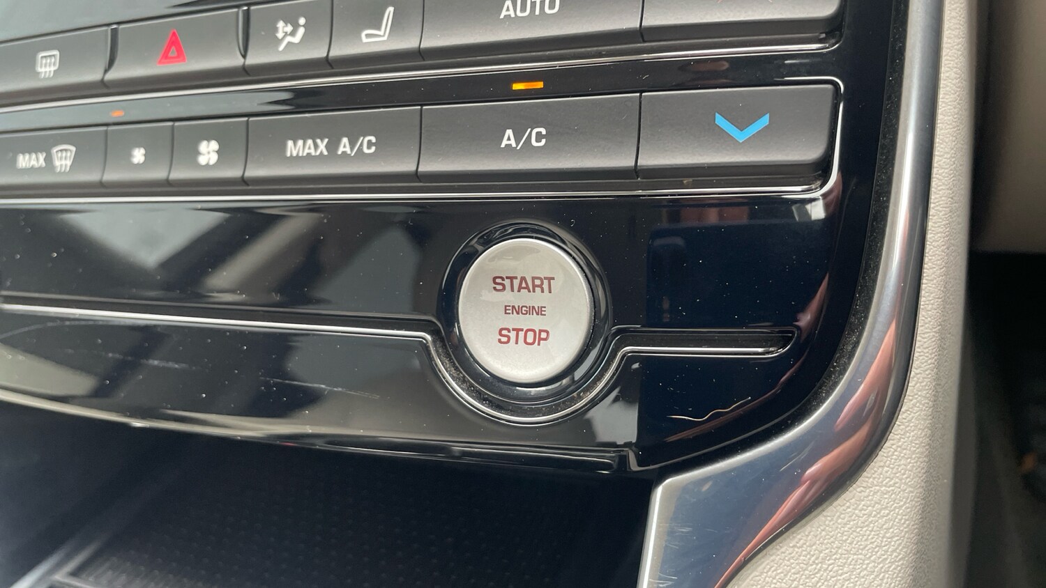 Used Jaguar XE 2017 for sale - 76154003: Photo 37