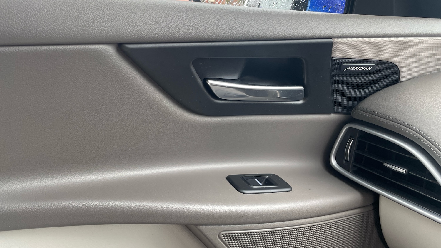 Used Jaguar XE 2017 for sale - 76154003: Photo 38