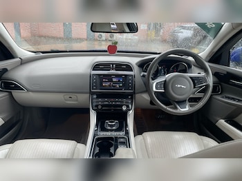 Used Jaguar XE 2017 for sale - 76154003: Photo 4