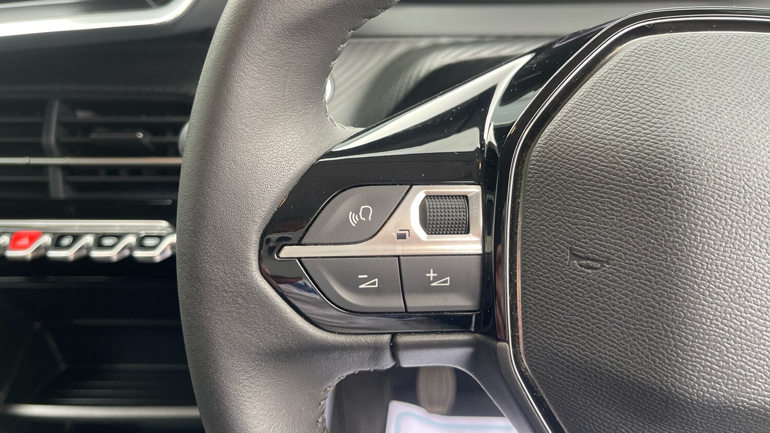 Used Peugeot 208 2023 for sale - 76073678: Photo 23