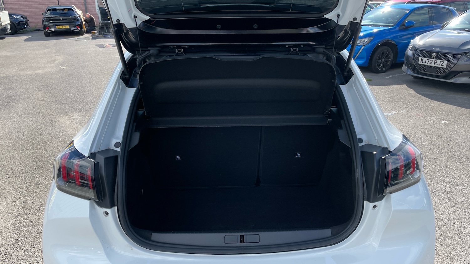 Used Peugeot 208 2023 for sale - 75966319: Photo 19