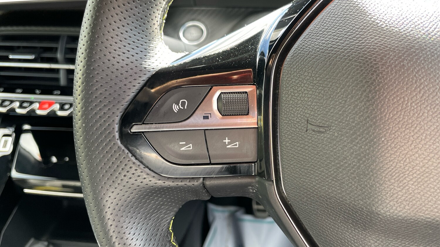 Used Peugeot 208 2023 for sale - 75966319: Photo 23