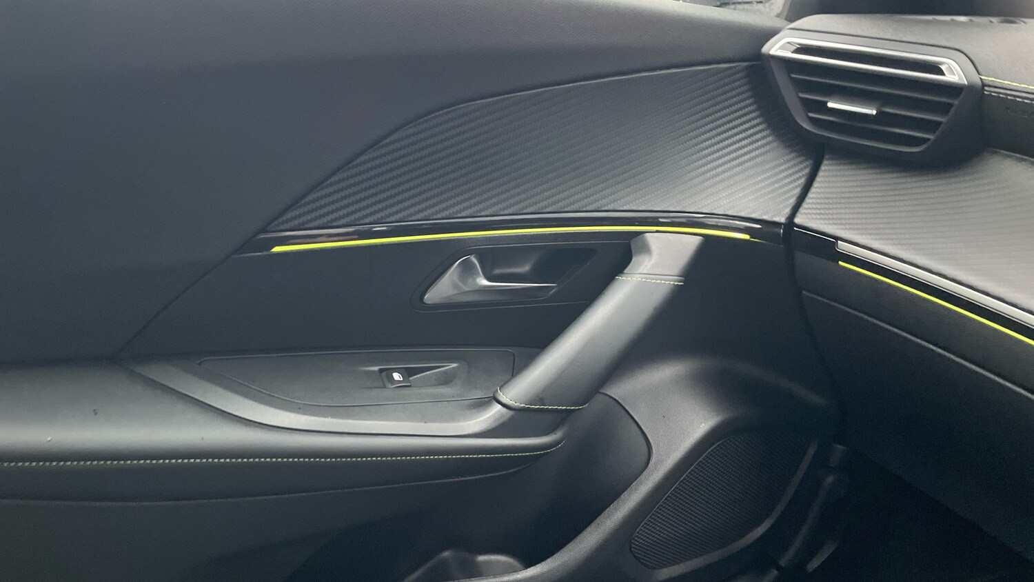 Used Peugeot 2008 2024 for sale - 77397024: Photo 41