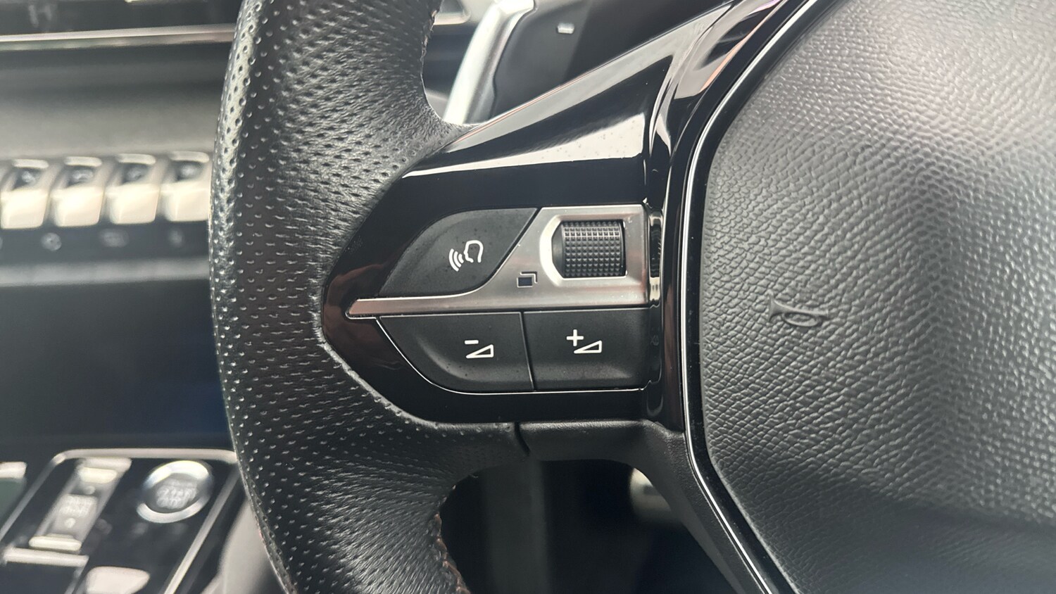 Used Peugeot 5008 2023 for sale - 76803247: Photo 24