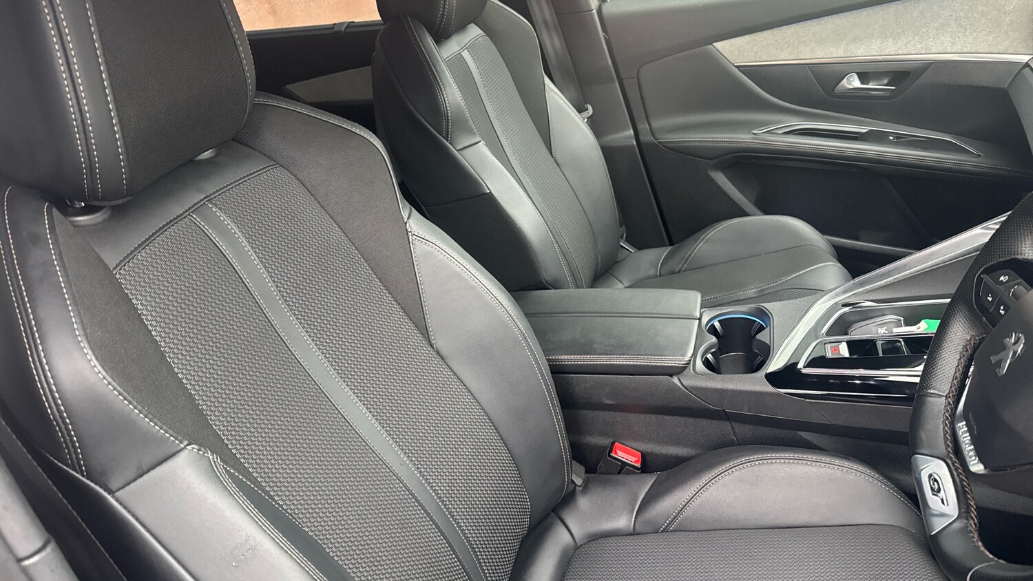 Used Peugeot 5008 2023 for sale - 76803247: Photo 43