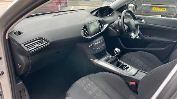 Used Peugeot 308 2017 for sale - 76014529: Photo 12