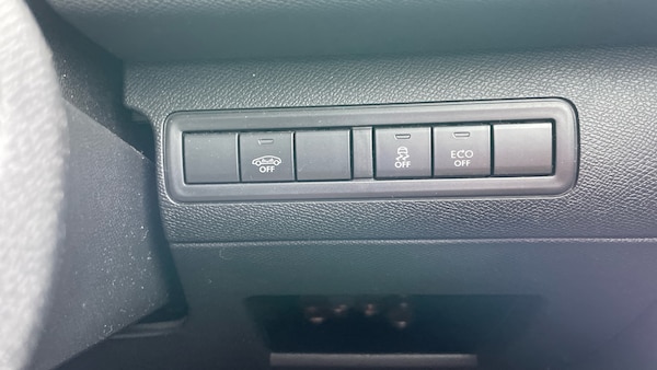 Used Peugeot 308 2017 for sale - 76014529: Photo 28