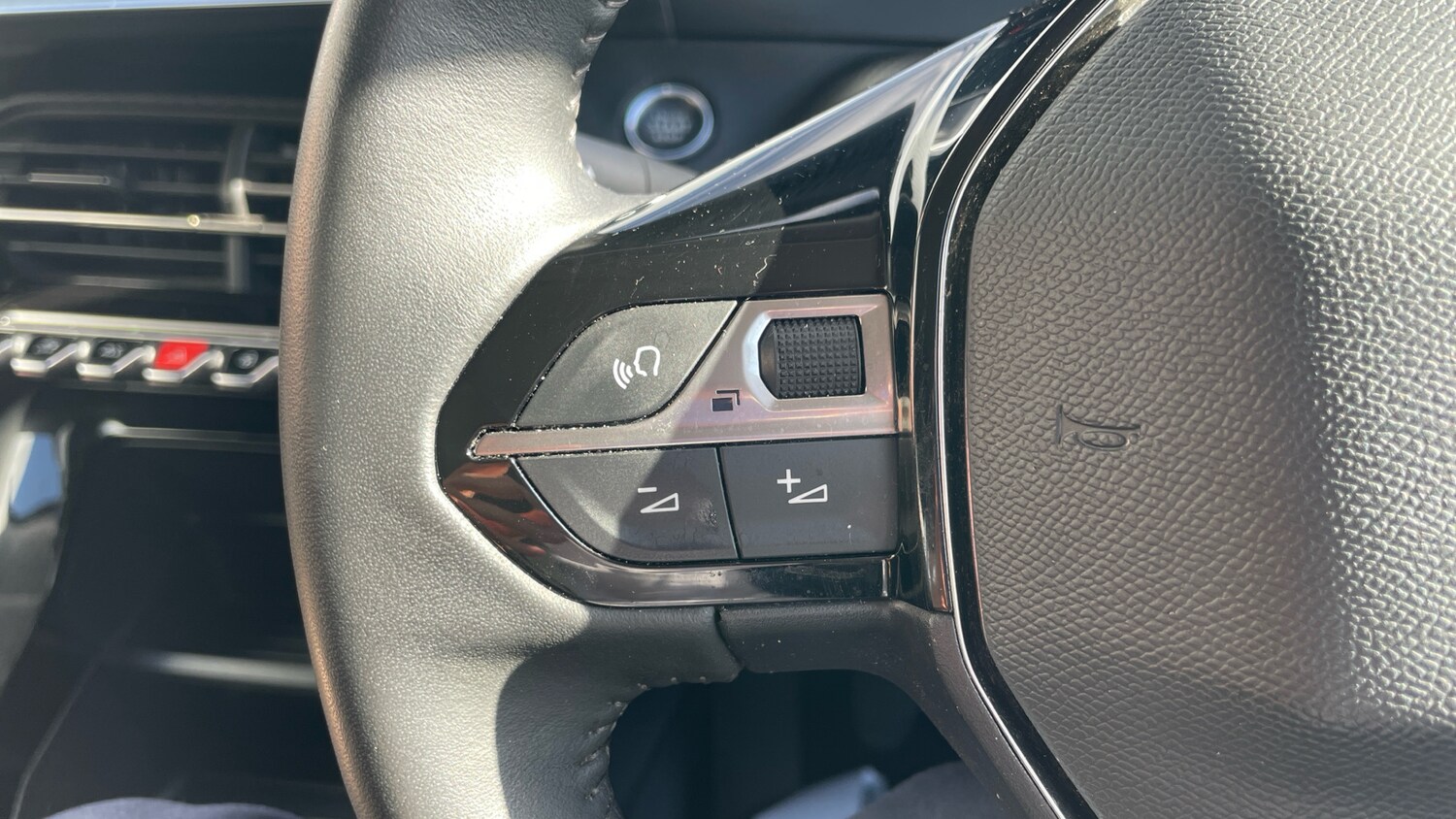 Used Peugeot 2008 2022 for sale - 76073702: Photo 23