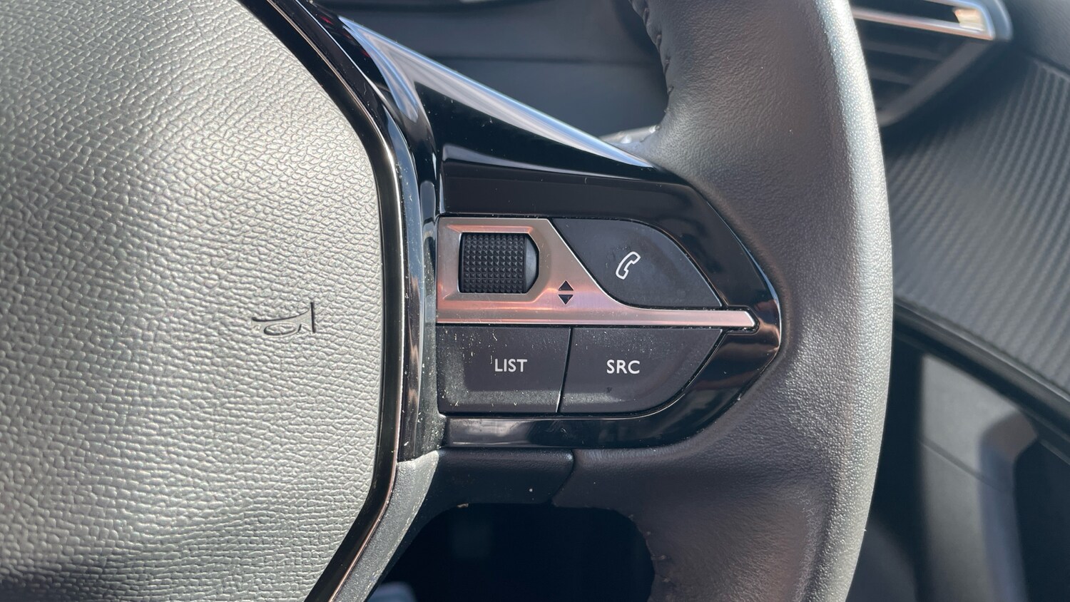 Used Peugeot 2008 2022 for sale - 76073702: Photo 24