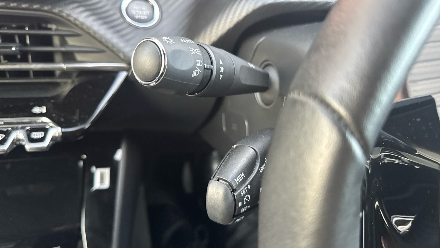 Used Peugeot 2008 2024 for sale - 76716076: Photo 28