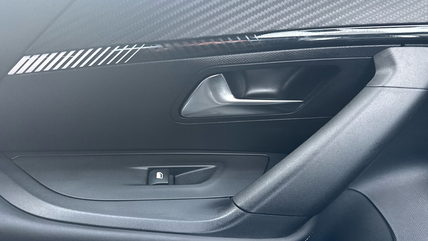 Used Peugeot 2008 2024 for sale - 76716076: Photo 42